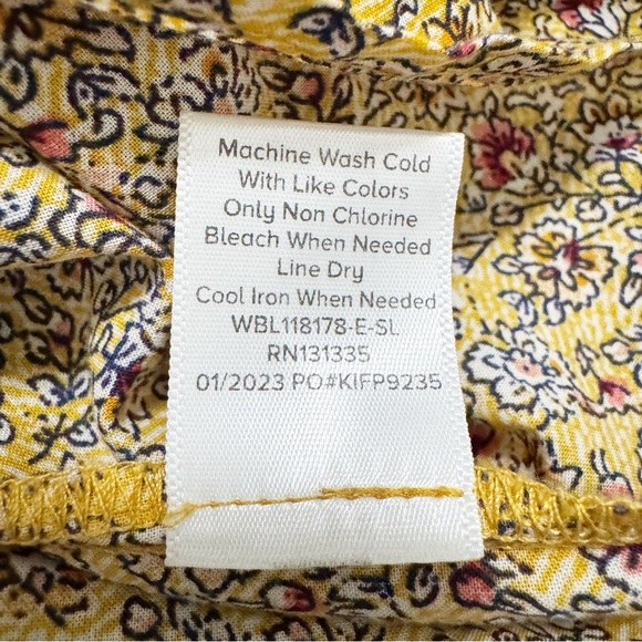 EVEREVE Eva Mixed Floral Peasant Top Medium - Picture 12 of 13